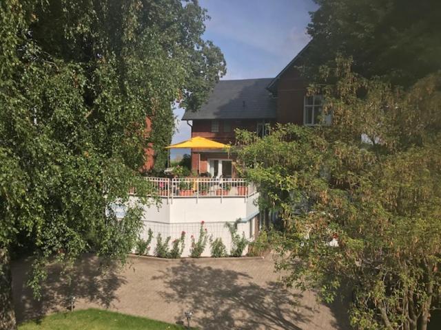 Kleines Strandhotel Ниндорф Экстерьер фото